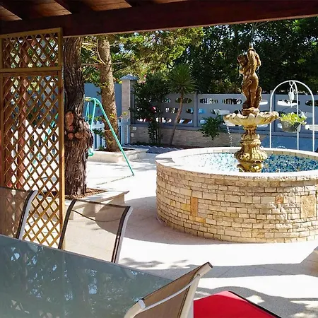 With Pool In Torre Dell'orso M133 Villa *