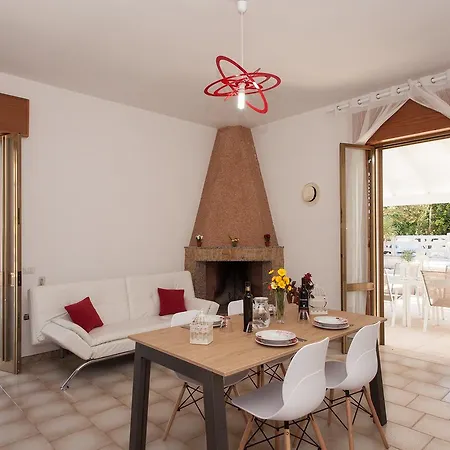 With Pool In Torre Dell'orso M133 Villa *